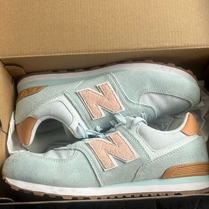 New balance size 7Y(9W)